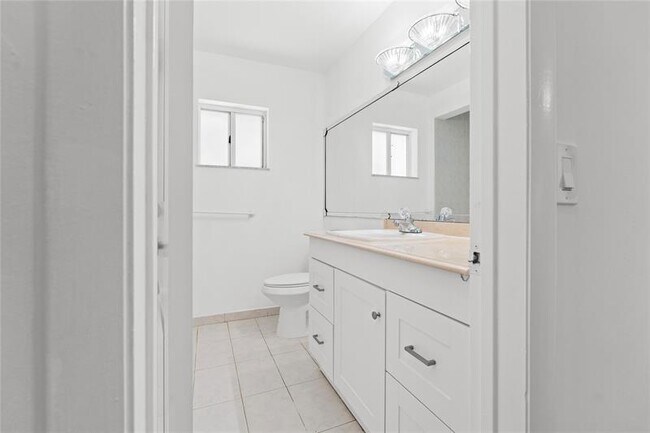 Building Photo - 16900 SW 59th Ct