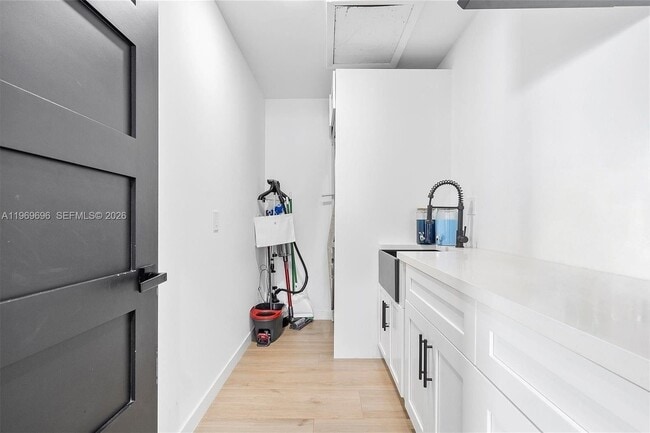 Building Photo - 10950 NW 16th Ct