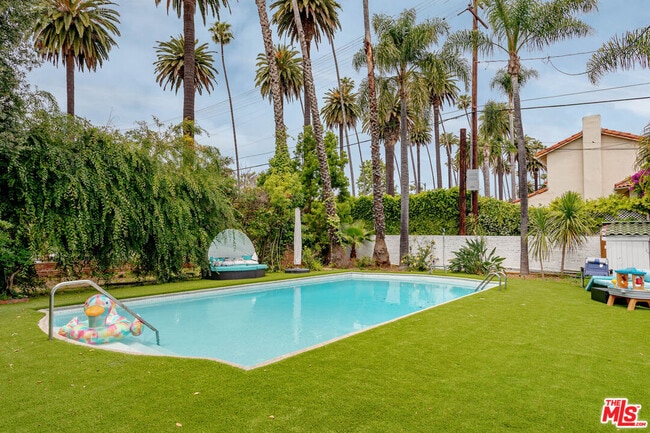 Building Photo - 508 N Canon Dr