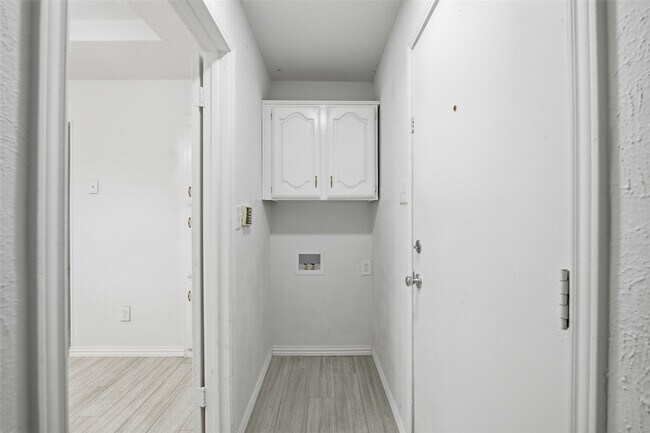 Building Photo - 1746 Glencairn Ln