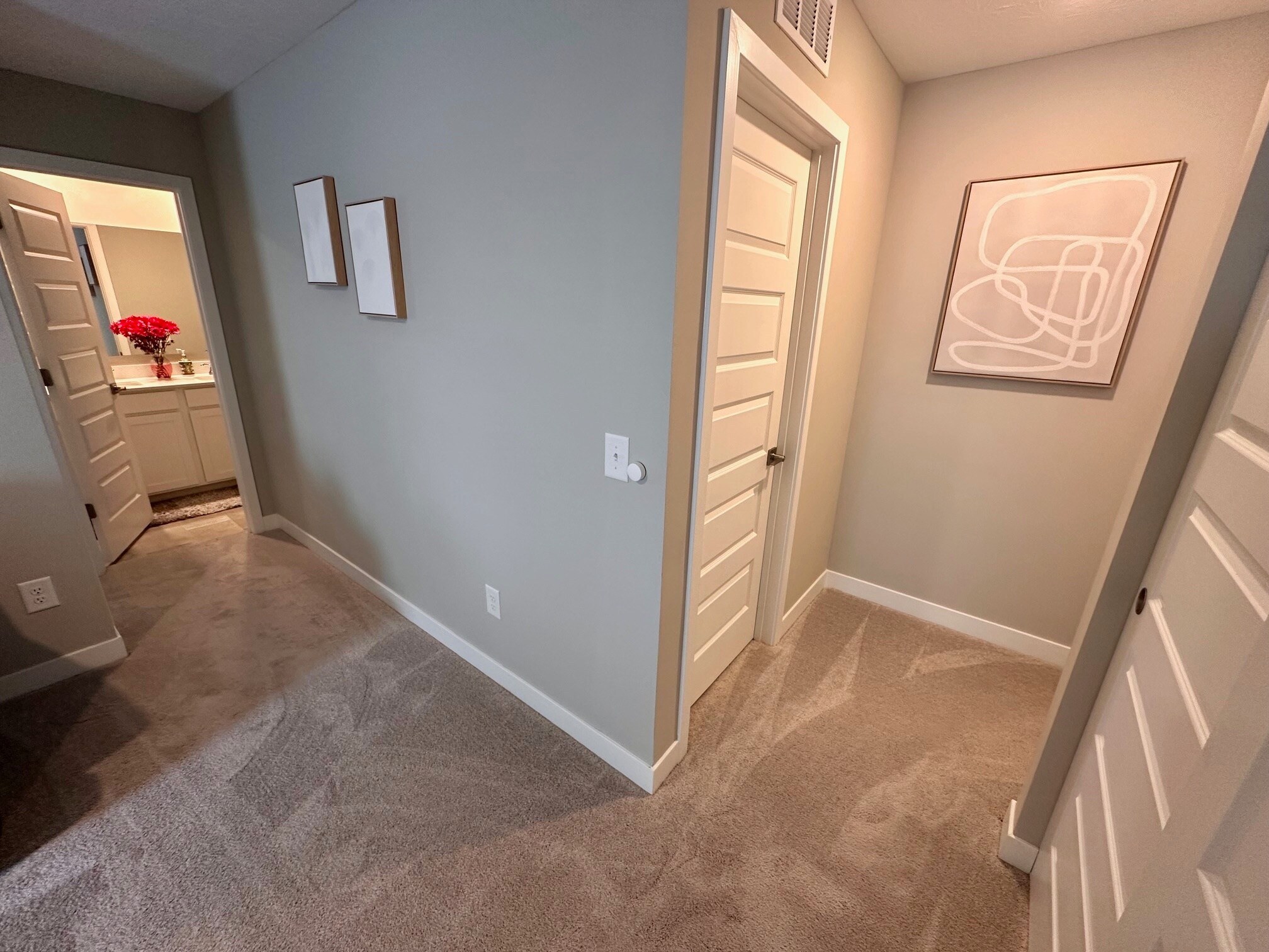 Building Photo - 721 Scarsdale Ln