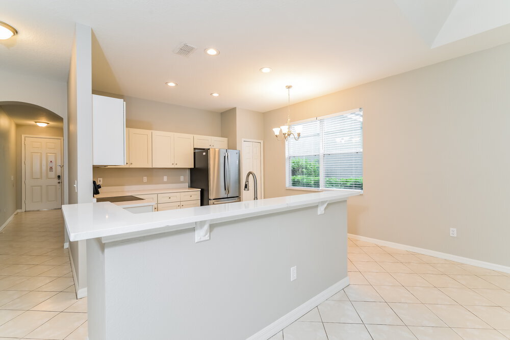 Building Photo - 14221 Lake Live Oak Dr