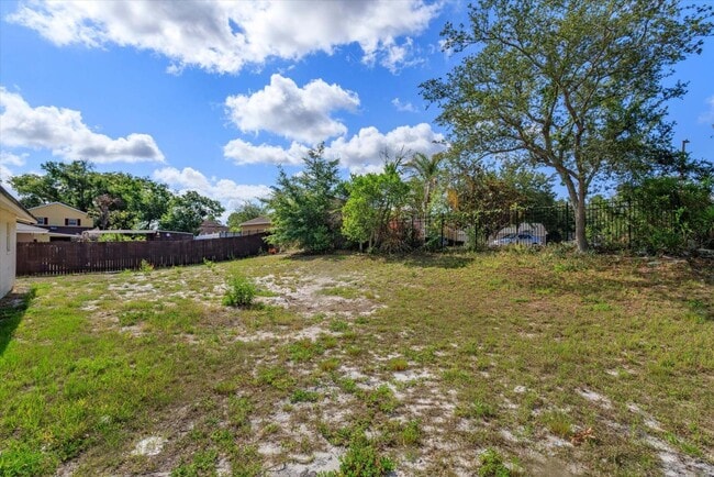 Building Photo - Charming 3-Bedroom Single-Family Home with Large Yard in Sanford — $1,697/month