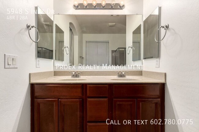 Building Photo - 5948 S Inez Dr