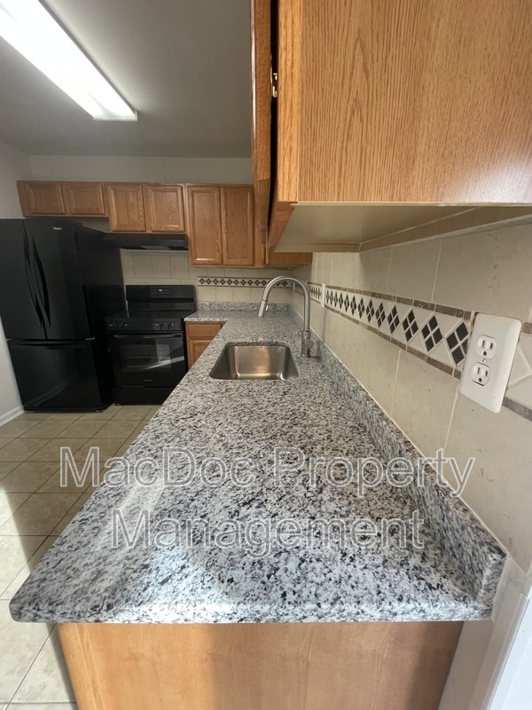 Building Photo - 128 Hickok Cir