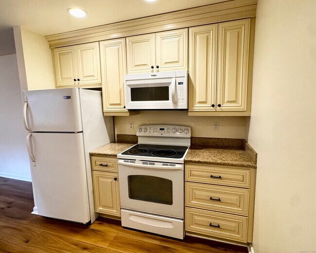 Building Photo - 1118 Foxboro Dr