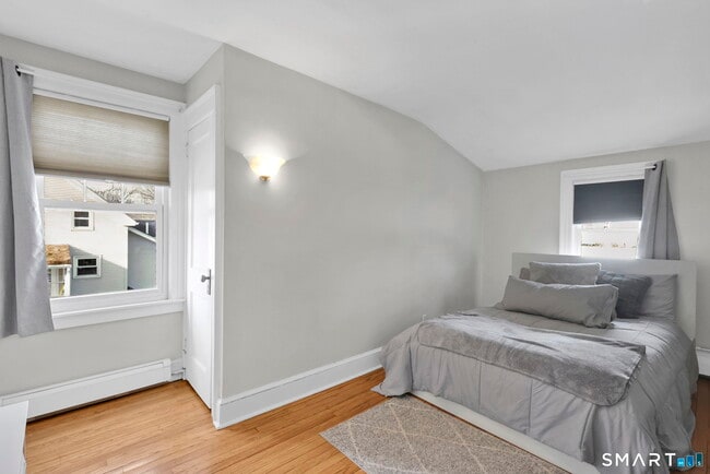 Building Photo - 829 Wells Rd