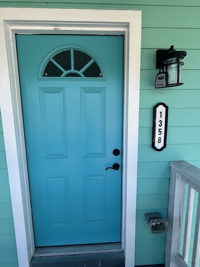 Building Photo - 135 Theodore St