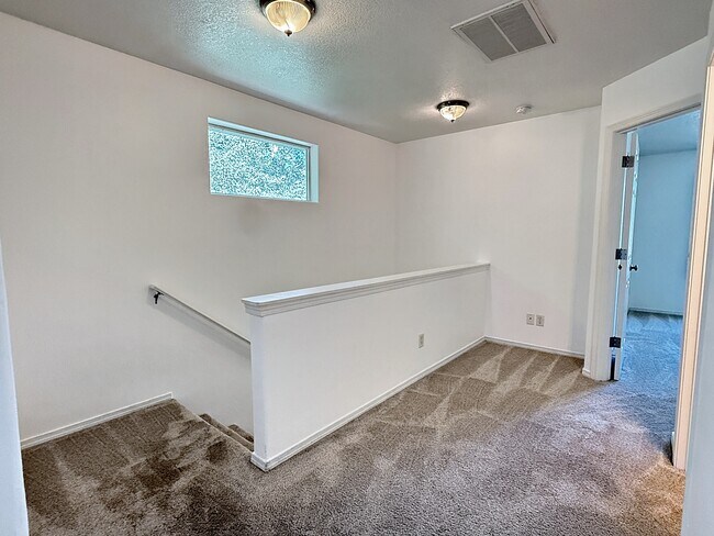 Building Photo - 8807 N Tyndall Ave