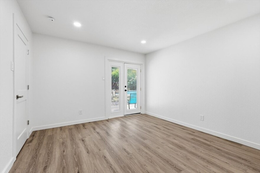 Building Photo - 4816 Amesbury Dr