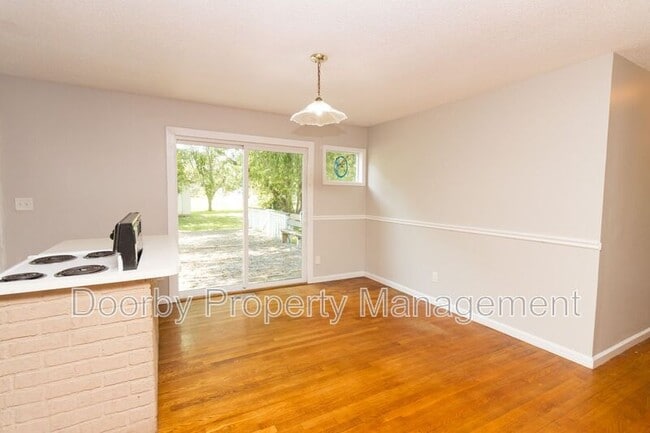 Building Photo - 7911 Hixson Pike