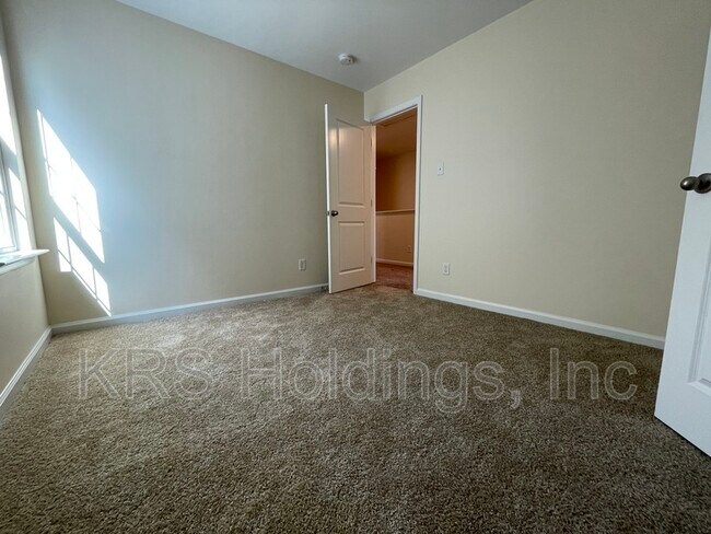 Building Photo - 1611 Independence Blvd