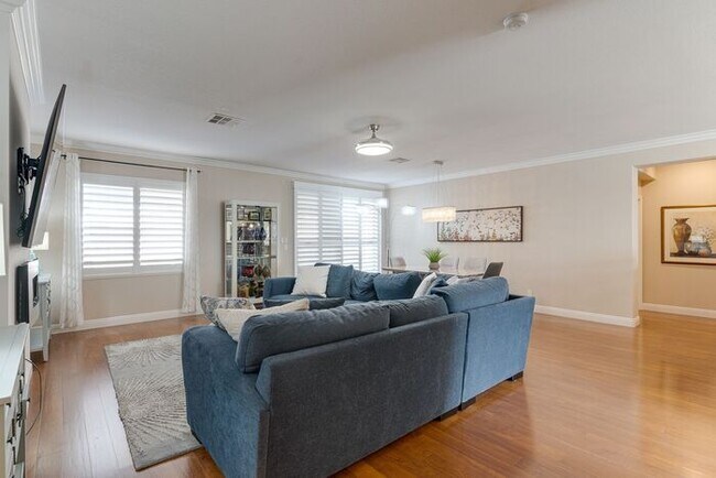 Building Photo - Fully Furnished Single-Story Gem in Gated Northwest Community!