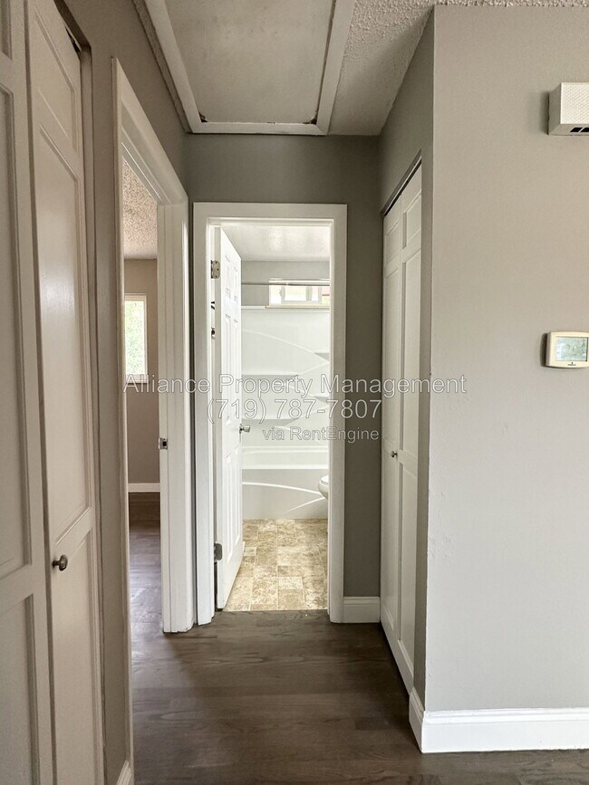 Building Photo - 1250 Chiricahua Dr