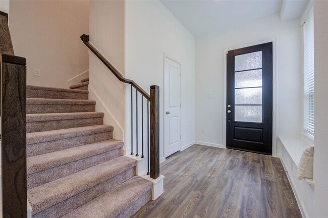Building Photo - 609 Royal Arch Dr