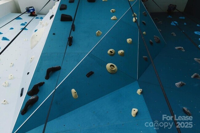 Building Photo - 2161 Hawkins St