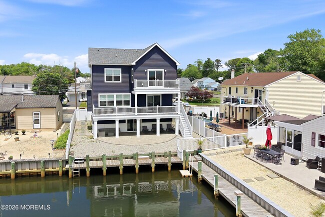 Building Photo - 239 Silver Bay Rd