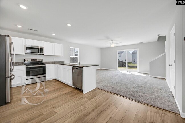 Building Photo - 2058 Mapleton Dr