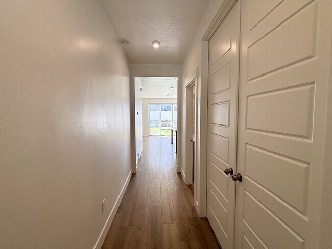 Building Photo - 6086 W Esker Terrace Ln