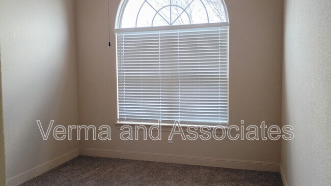 Building Photo - 2703 SW Ledbury Cove