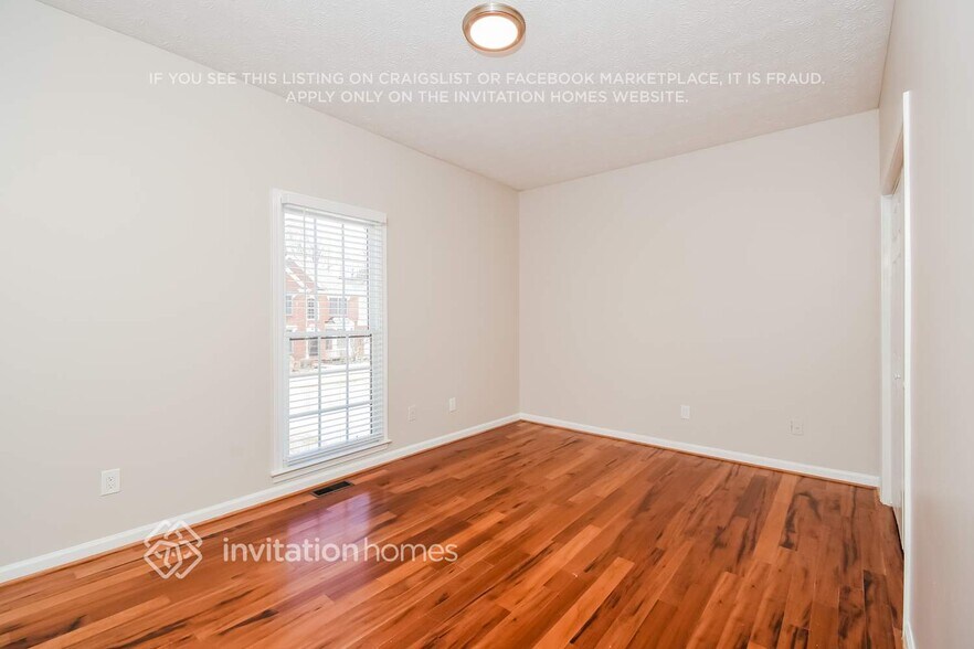 Building Photo - 2011 Castlemaine Cir