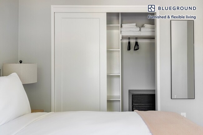 Building Photo - 1230 Mills St