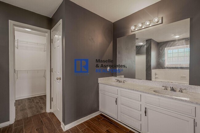 Building Photo - 3 Bed/2 Bath Home in Pearl