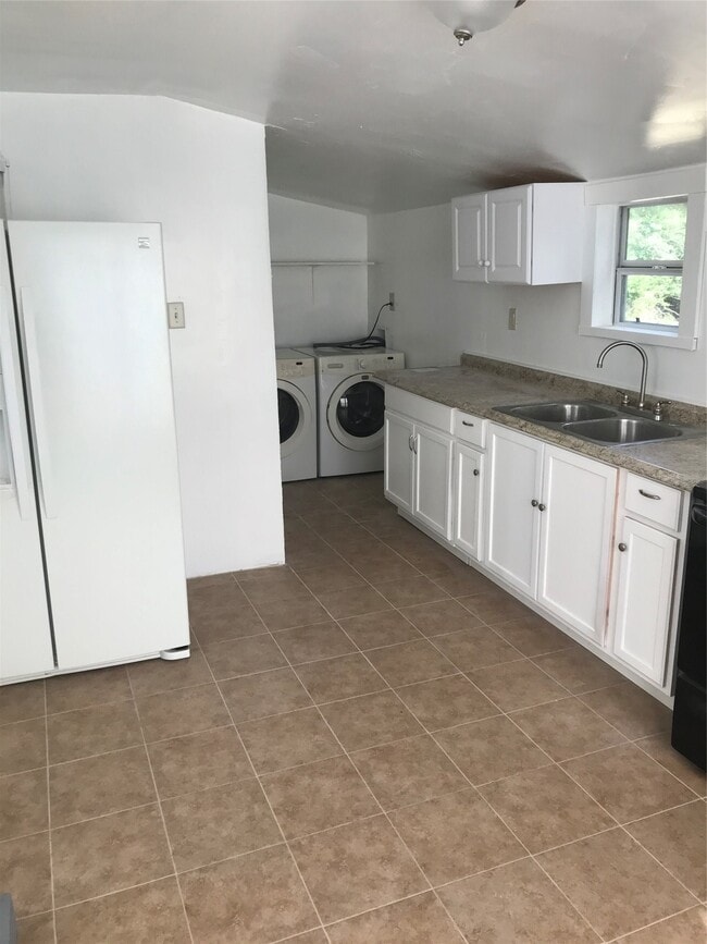 Building Photo - 2909 Sam Houston Ave