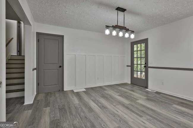 Building Photo - 157 Hyde Cir