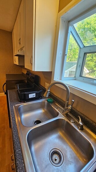 Building Photo - 35 Jackson St