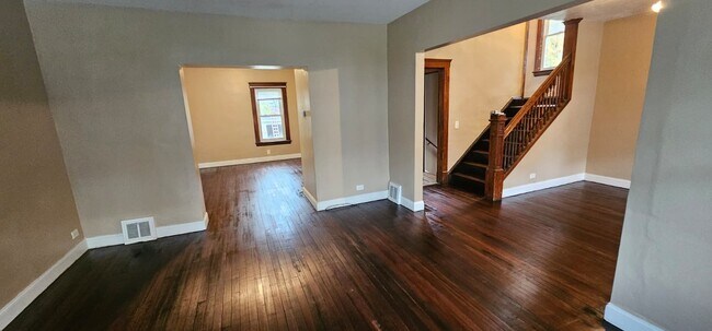 Primary Photo - 7511 Indiana Ave