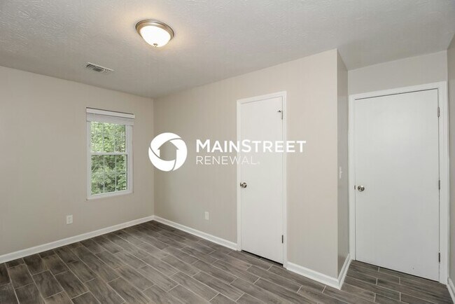Building Photo - 3 Bedroom Pet-Friendly Home in Kennesaw, GA with Main Street Renewal