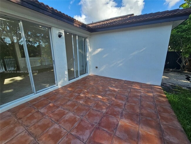 Building Photo - 5450 SW 165th Ct