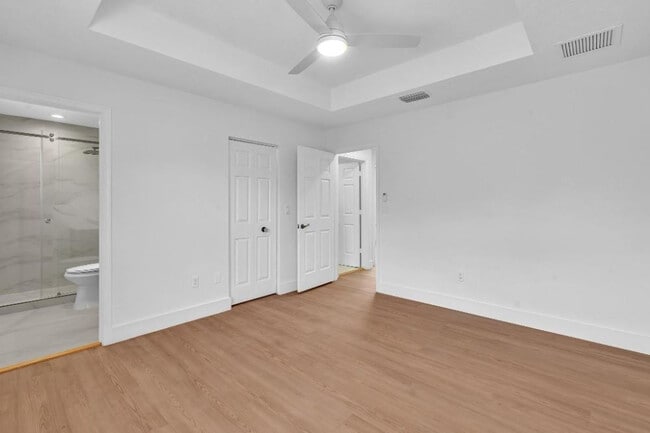 Building Photo - 4945 Fulton St