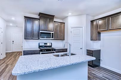 Building Photo - 206 Telford Dr