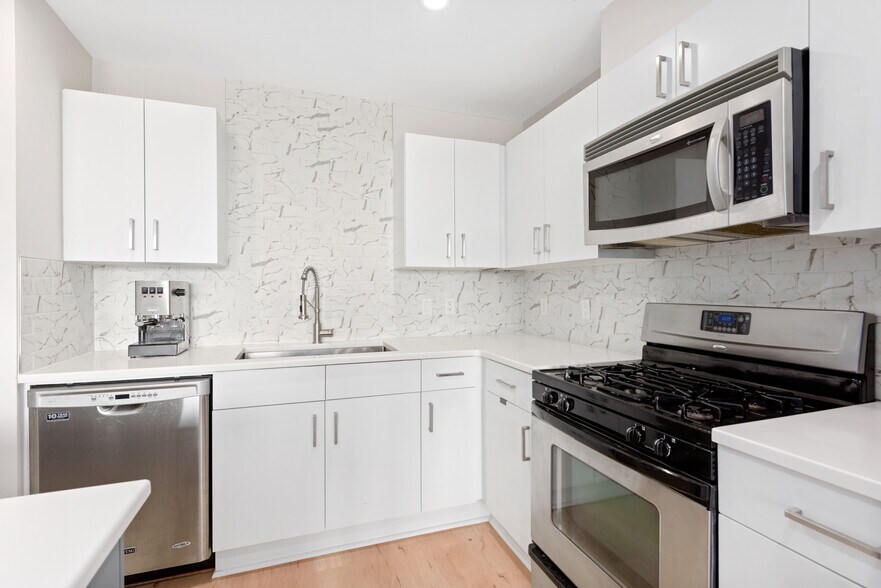 Kitchen - 3601 Arapahoe Ave