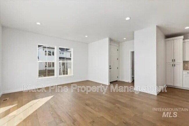 Building Photo - 11021 W Clematis St