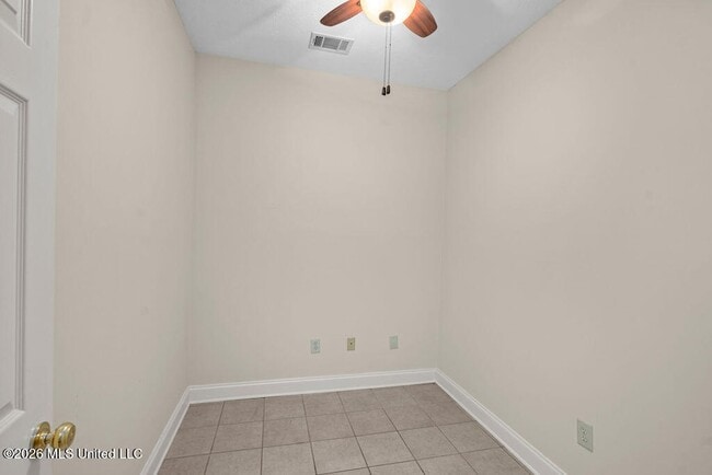 Building Photo - 102 Avery Forest