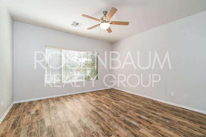 Building Photo - 1949 W Olive Way