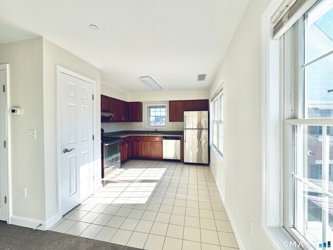 Building Photo - 36 Fairgate Dr