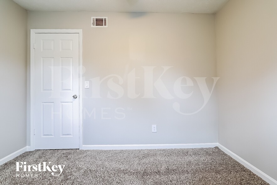 Building Photo - 2592 Chippewa Ct NW