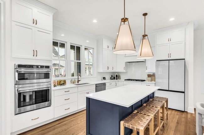 Building Photo - 6007 Camberley St