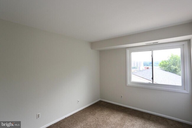 Building Photo - 3404 25th St S