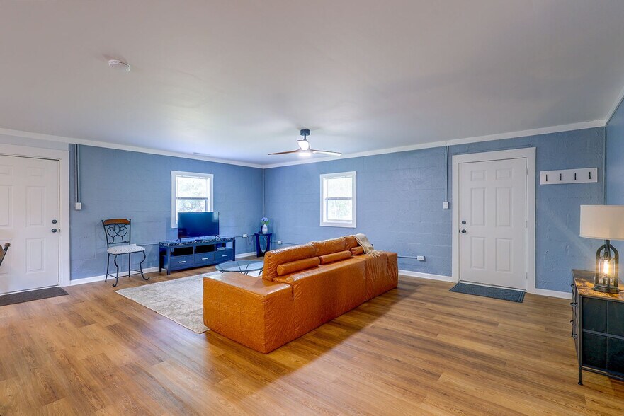 Building Photo - 369 Tanglewood Acres Dr
