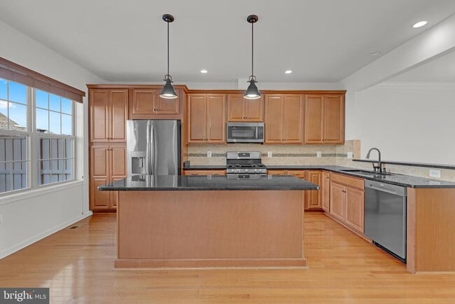 Building Photo - 22550 Cambridgeport Square