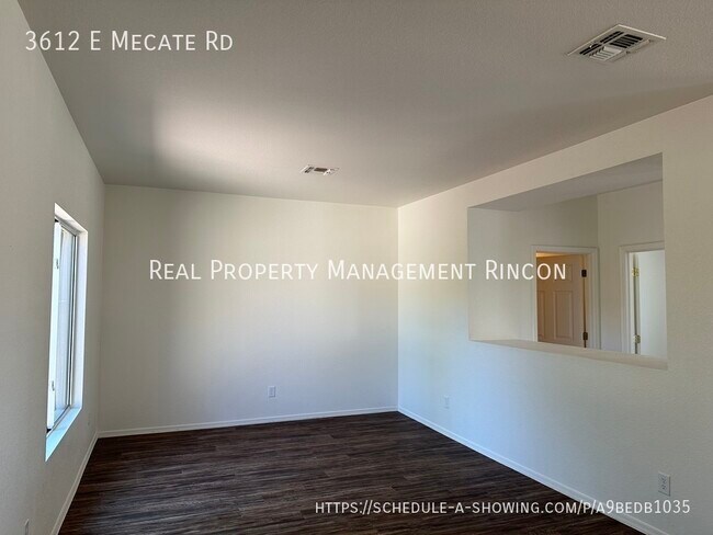 Building Photo - Big and Beautiful in Black Horse Ranch!!