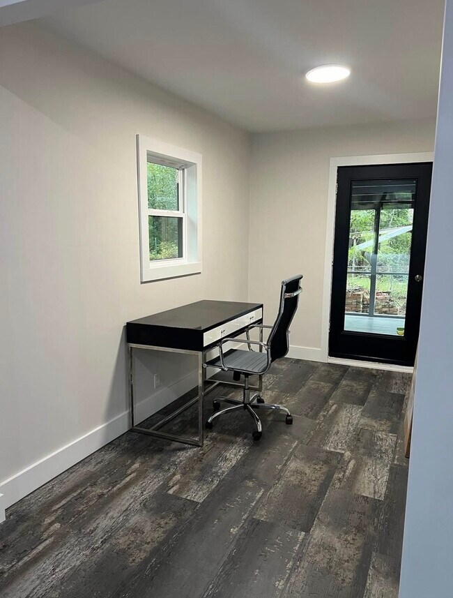 Building Photo - 3311 TV Rd