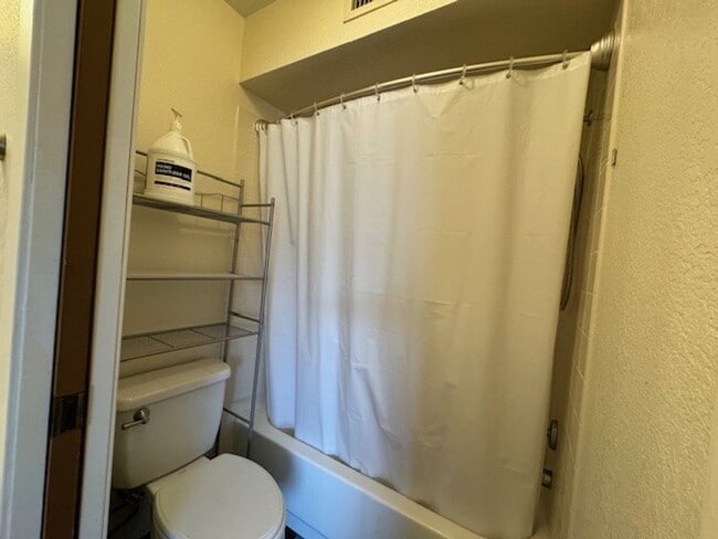 Building Photo - 1 BR 2Ba Condo across Colorado River, pool,spa,gated entry-All Appliances included