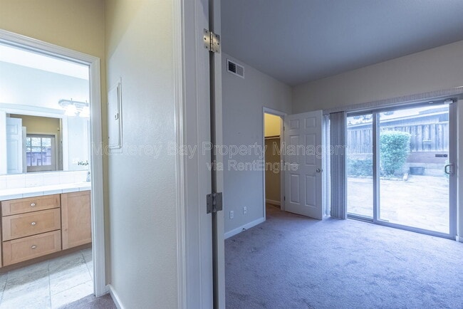 Building Photo - 594 Lopez Ave