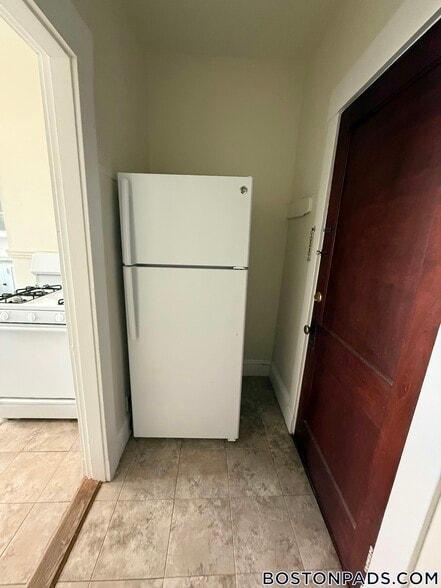 Building Photo - 163 Summer St